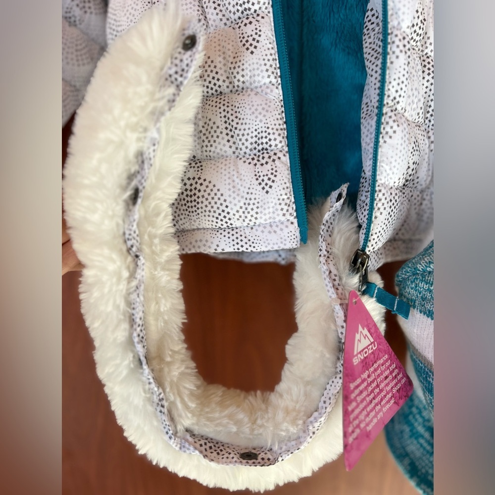 Snozu - White mosaic warm puffy down Jacket w/Beanie Faux Fur (Size 2t ) NWT - Picture 8 of 8